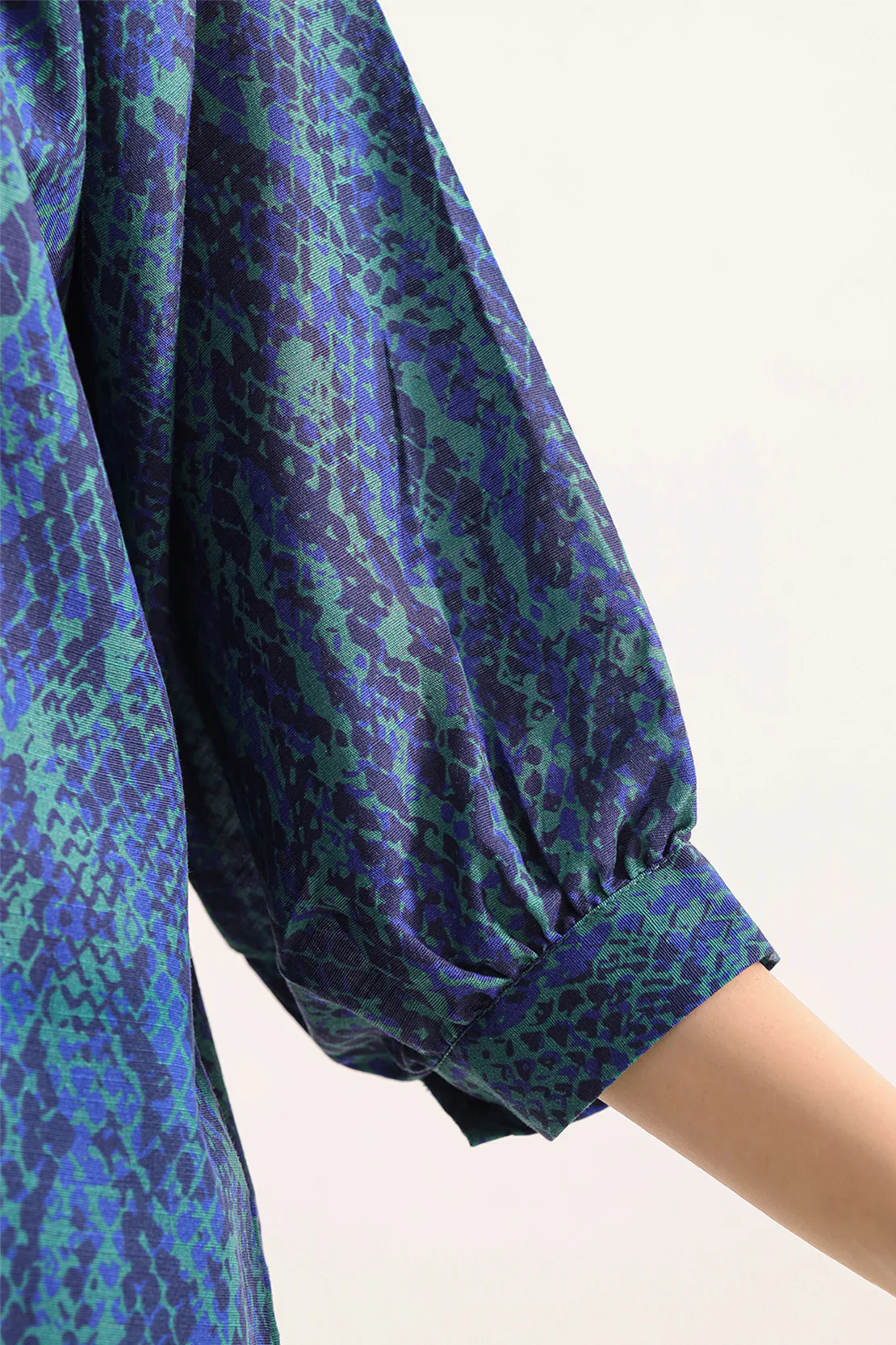 Printed Khaddar Stitched 2 Piece (Shirt/Trouser) - Image 4