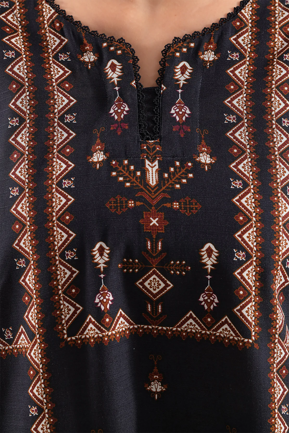 Printed Khaddar Stitched 2 Piece (Shirt/Trouser) - Image 3