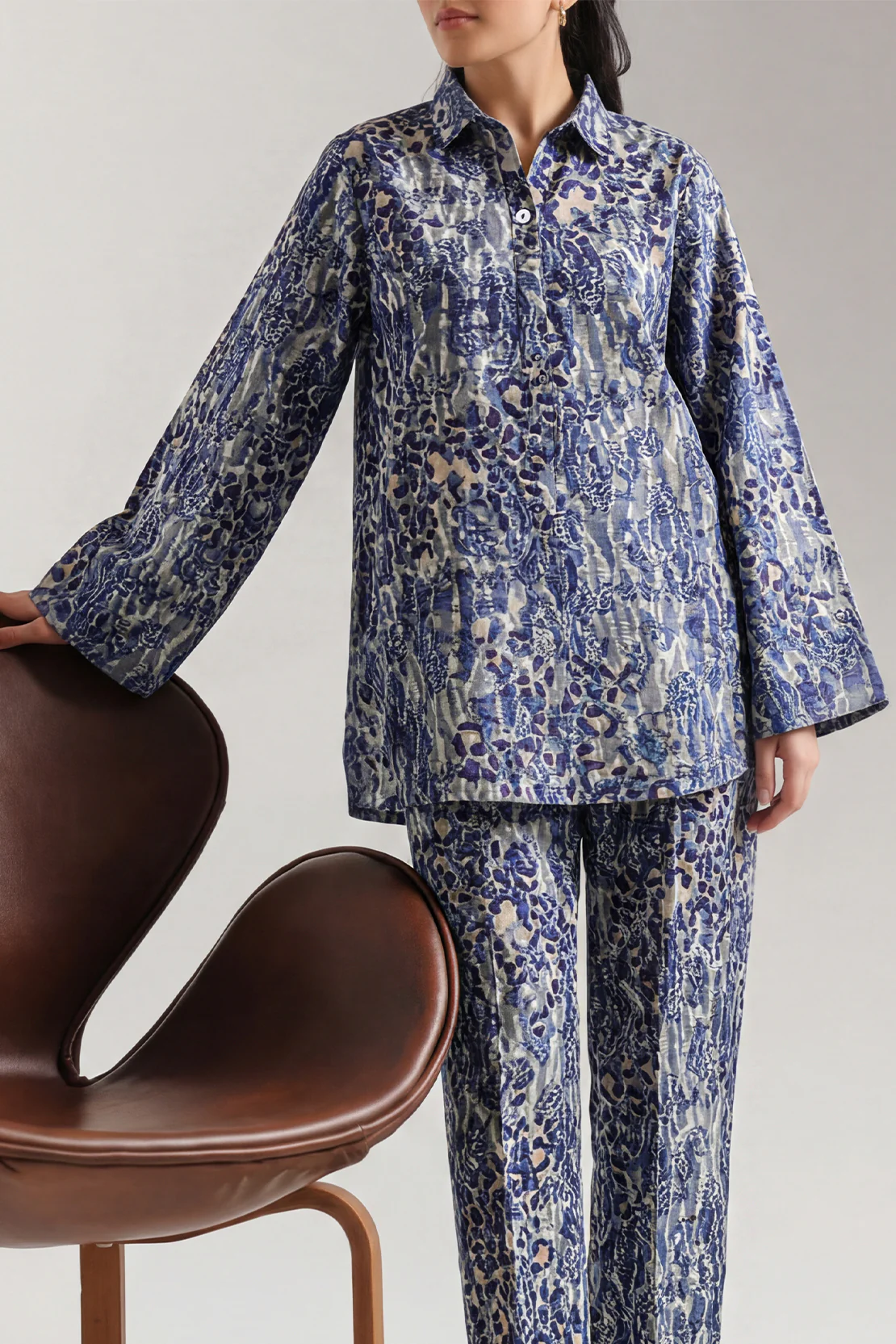 Printed Khaddar Stitched 2 Piece (Shirt/Trouser) - Image 2