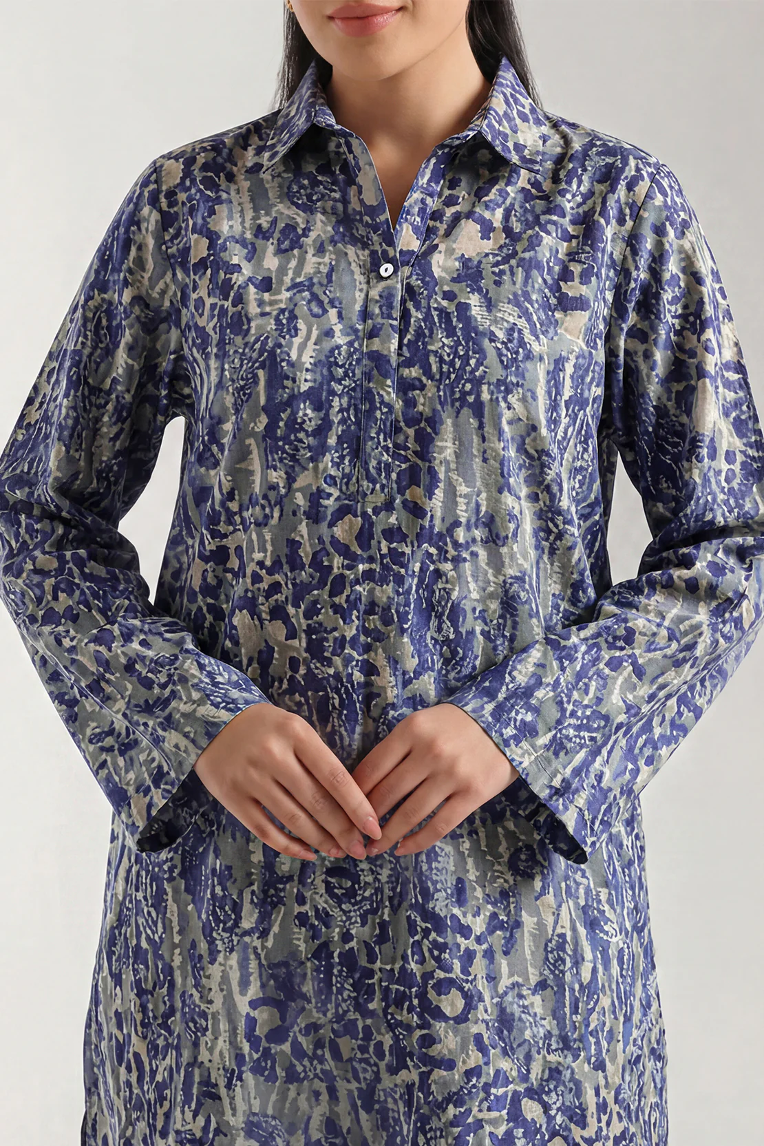 Printed Khaddar Stitched 2 Piece (Shirt/Trouser) - Image 3
