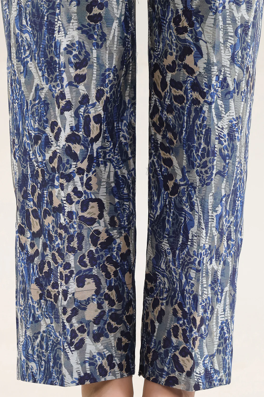 Printed Khaddar Stitched 2 Piece (Shirt/Trouser) - Image 6