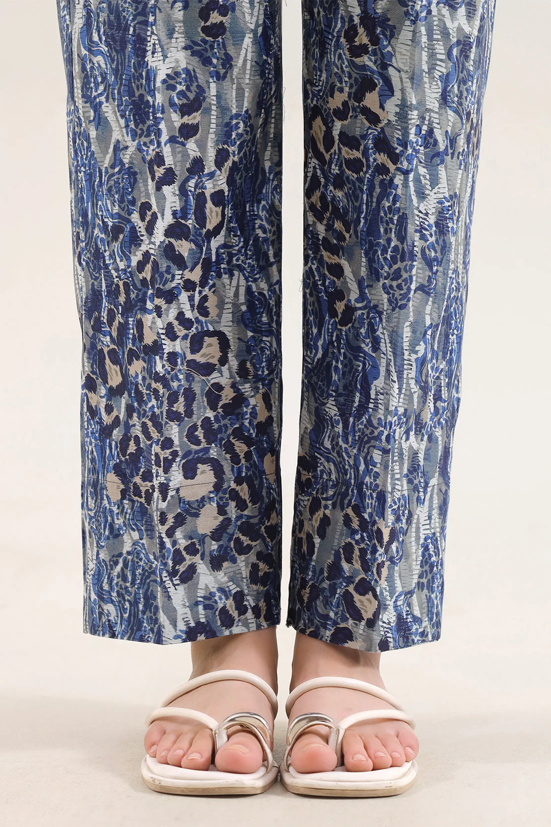 Printed Khaddar Stitched 2 Piece (Shirt/Trouser) - Image 7