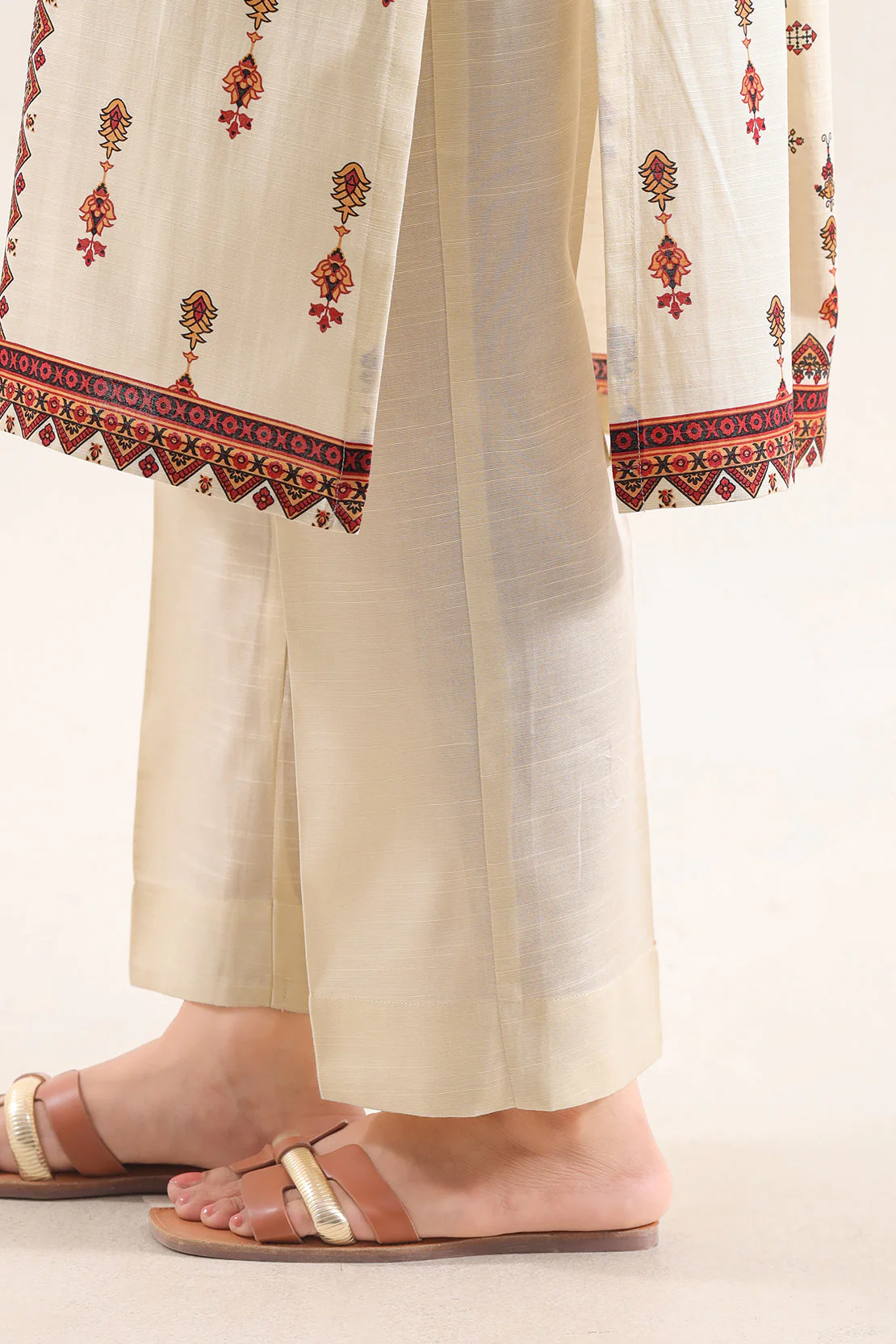 Printed Khaddar Stitched 2 Piece (Shirt/Trouser) - Image 6
