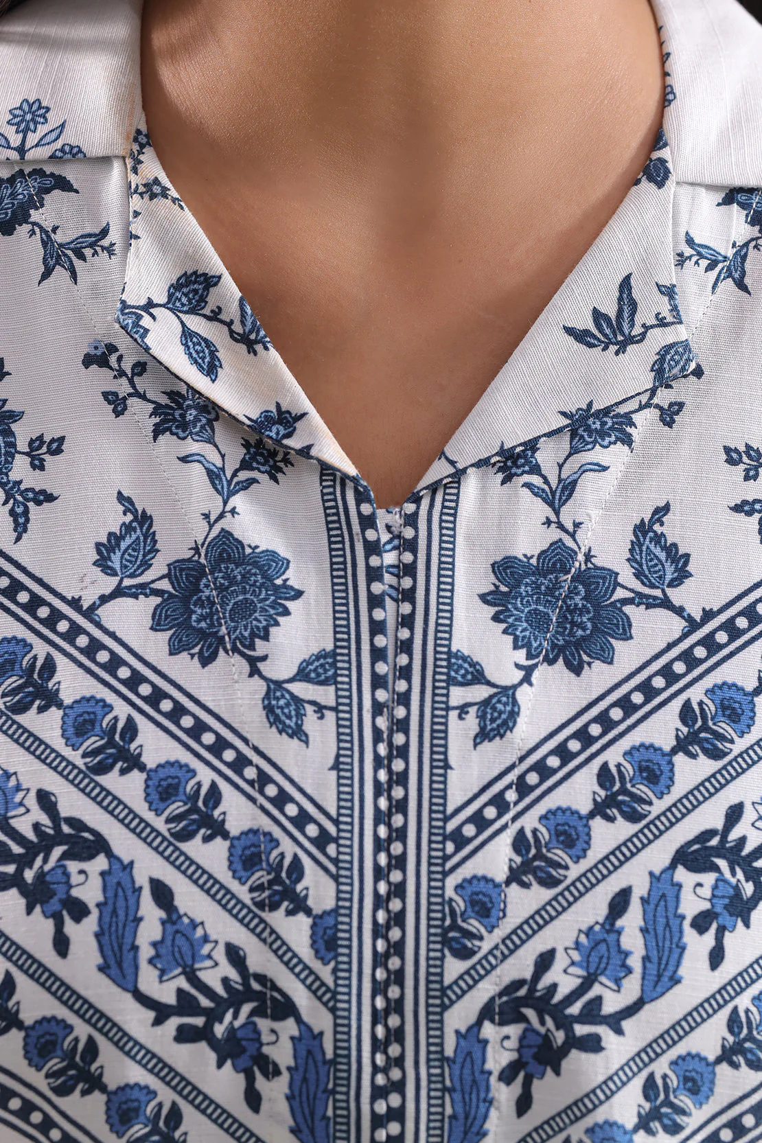 Printed Khaddar Stitched 2 Piece (Shirt/Trouser) - Image 5