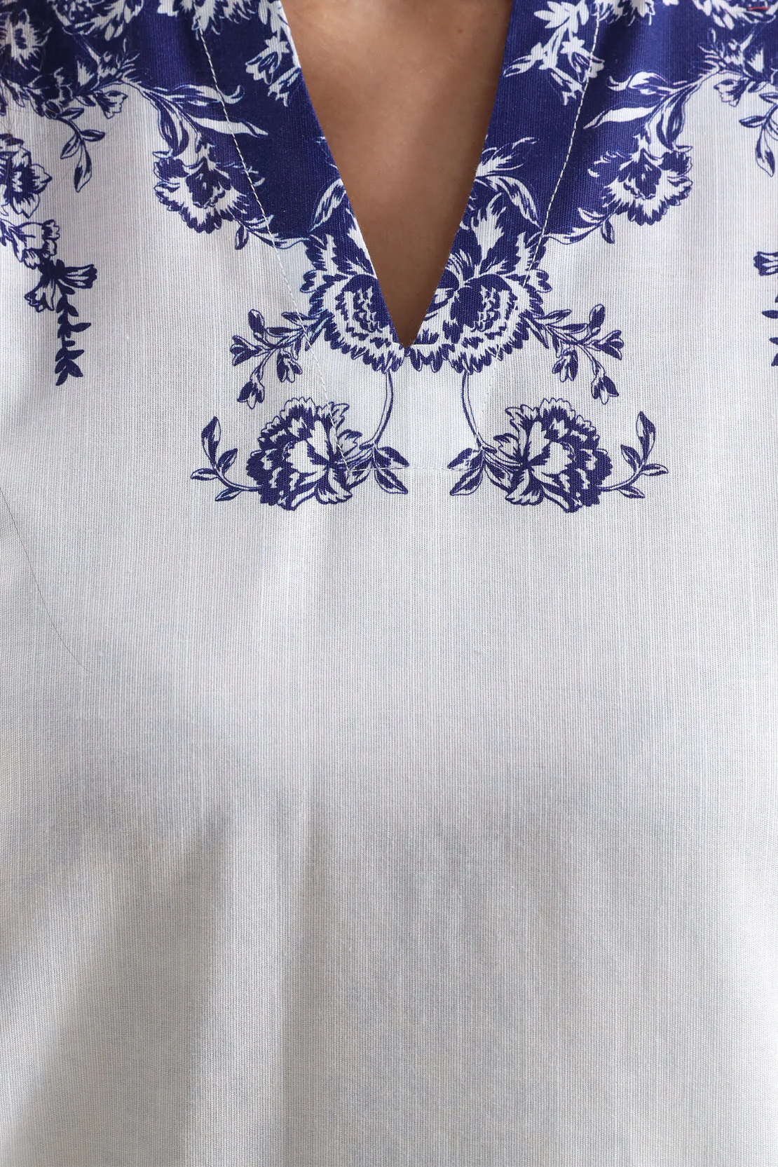 Printed Khaddar Stitched 2 Piece (Shirt/Trouser) - Image 5