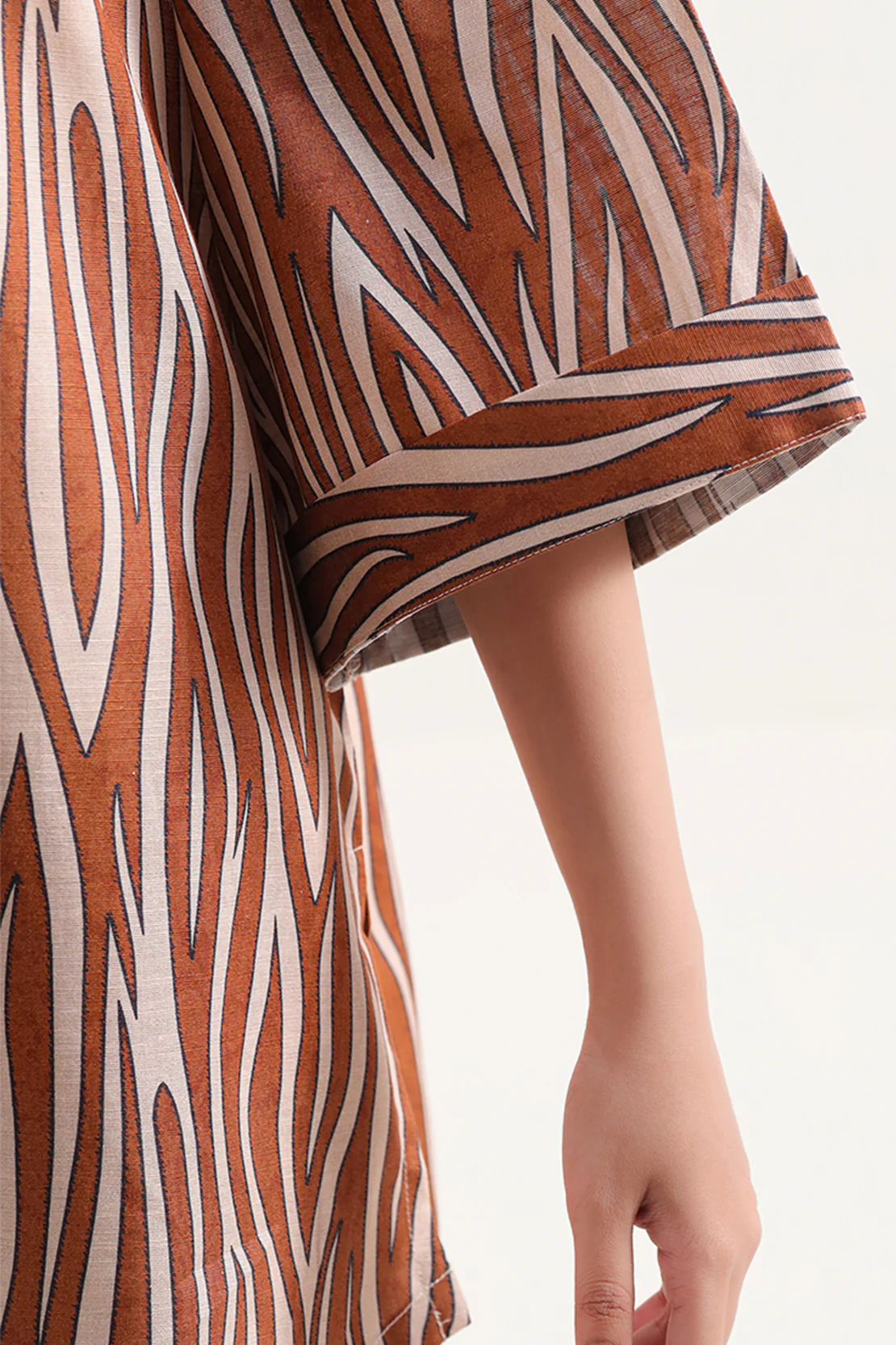 Printed Khaddar Stitched 2 Piece (Shirt/Trouser) - Image 4