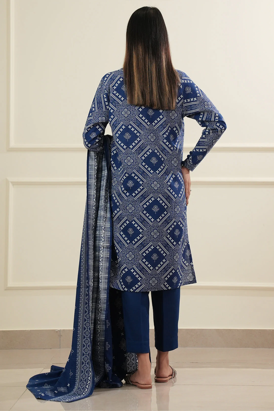 Printed Khaddar Stitched 3 Piece - Image 4