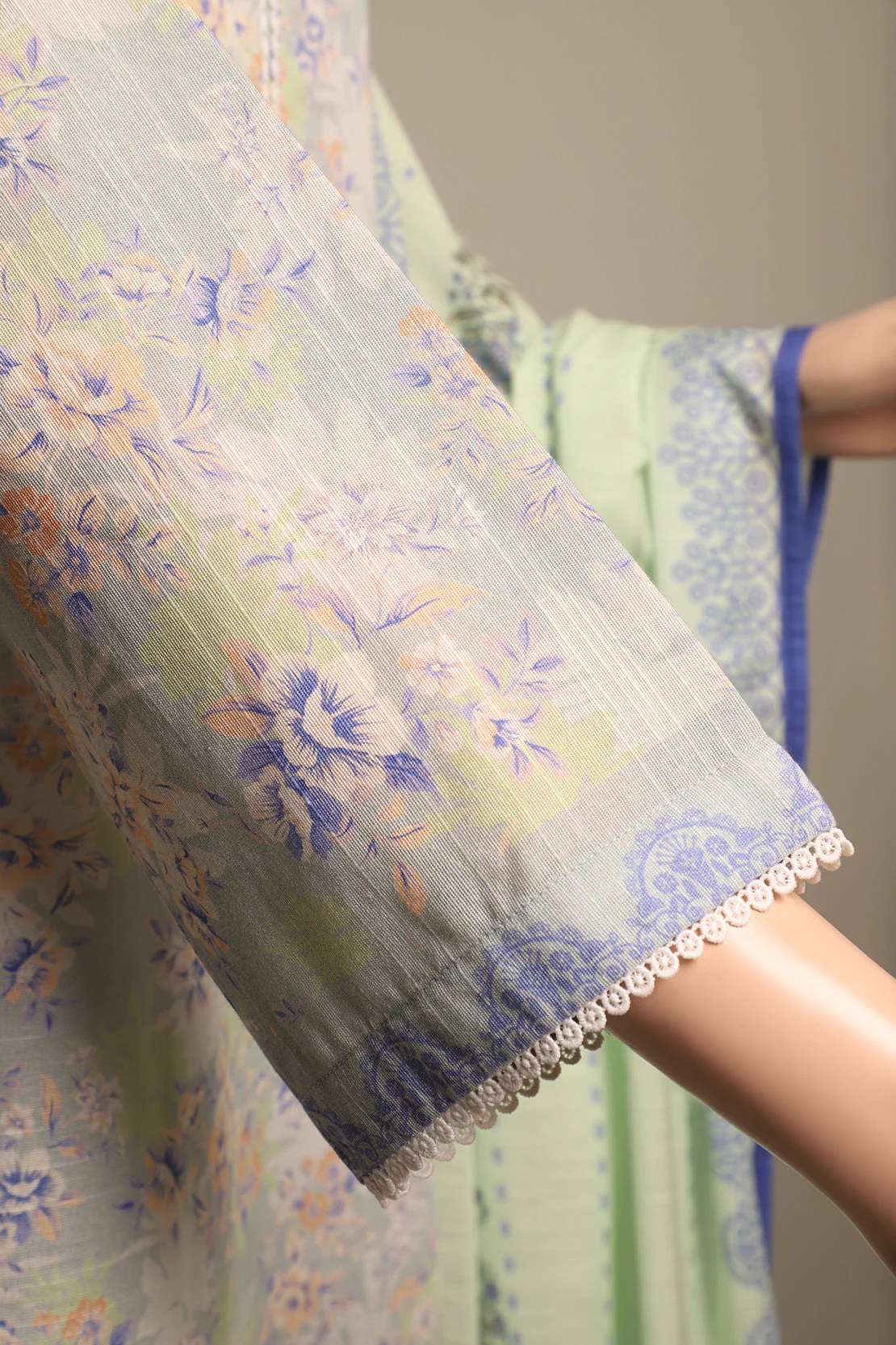 Printed Khaddar Stitched 3 Piece - Image 4