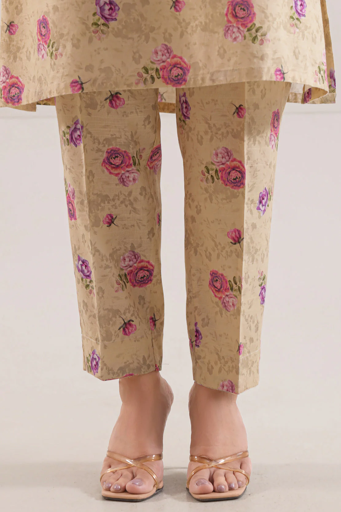 Printed Khaddar Stitched 3 Piece - Image 5
