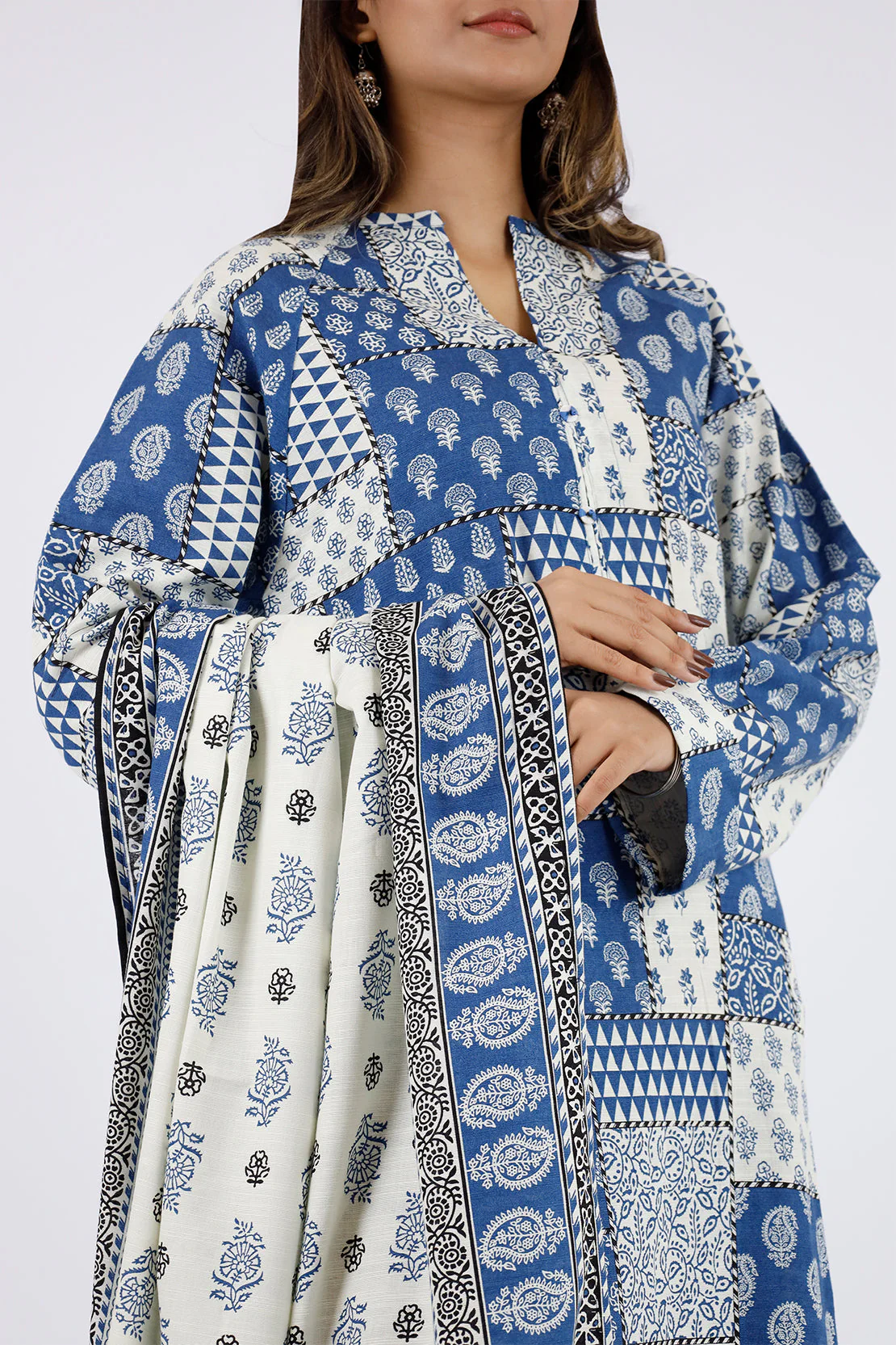 Printed Khaddar Stitched 3 Piece - Image 3