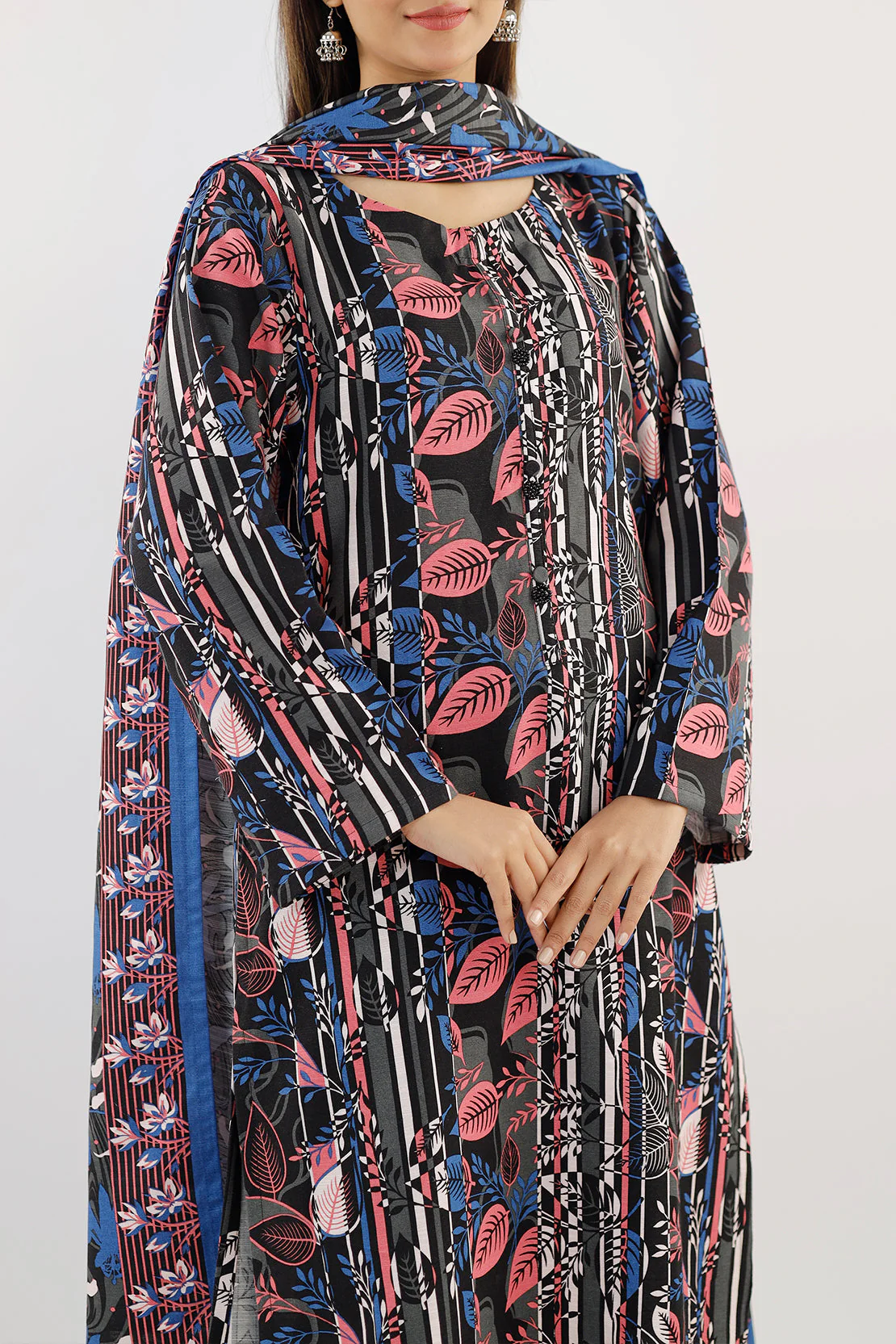 Printed Khaddar Stitched 3 Piece - Image 4