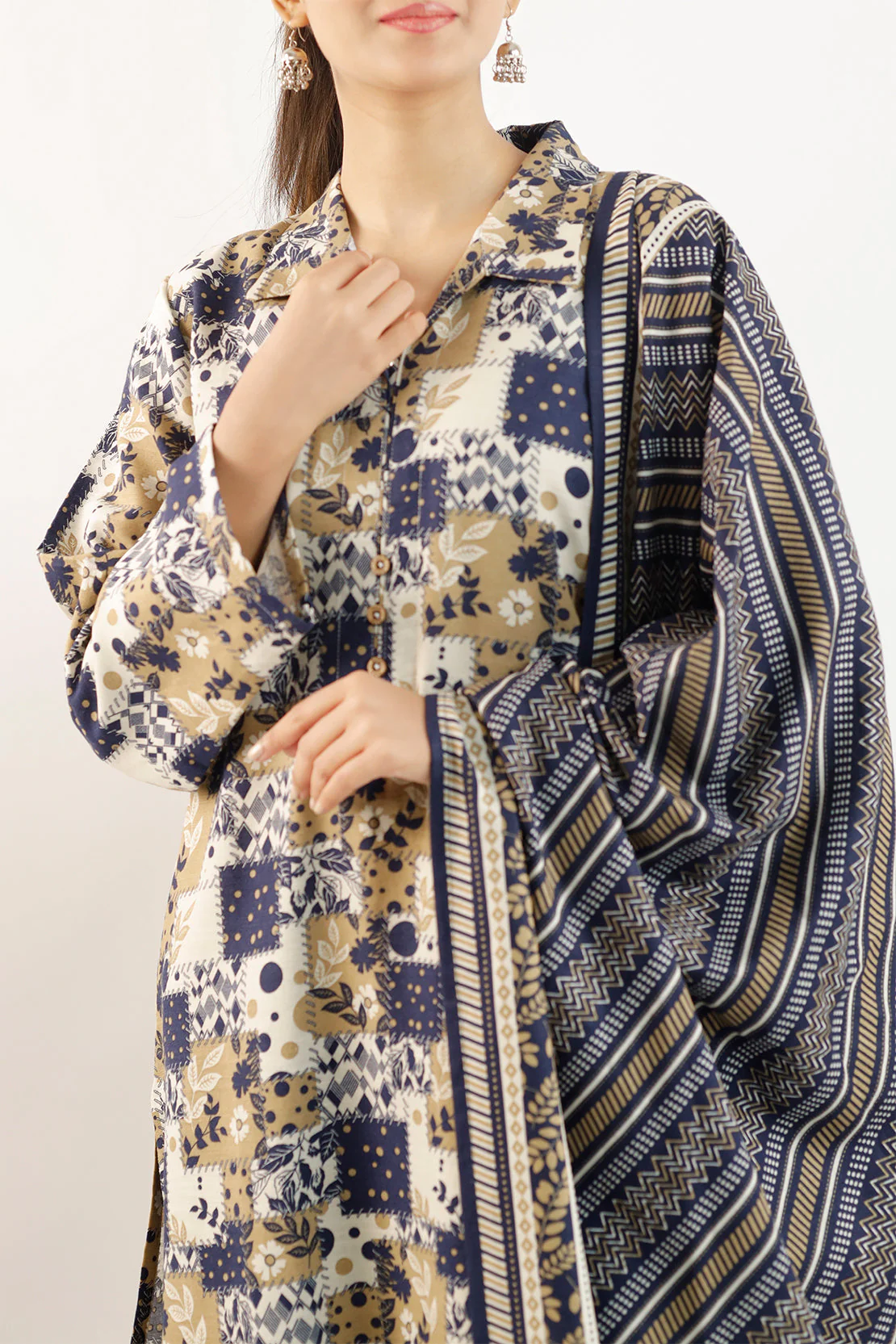 Printed Khaddar Stitched 3 Piece - Image 4