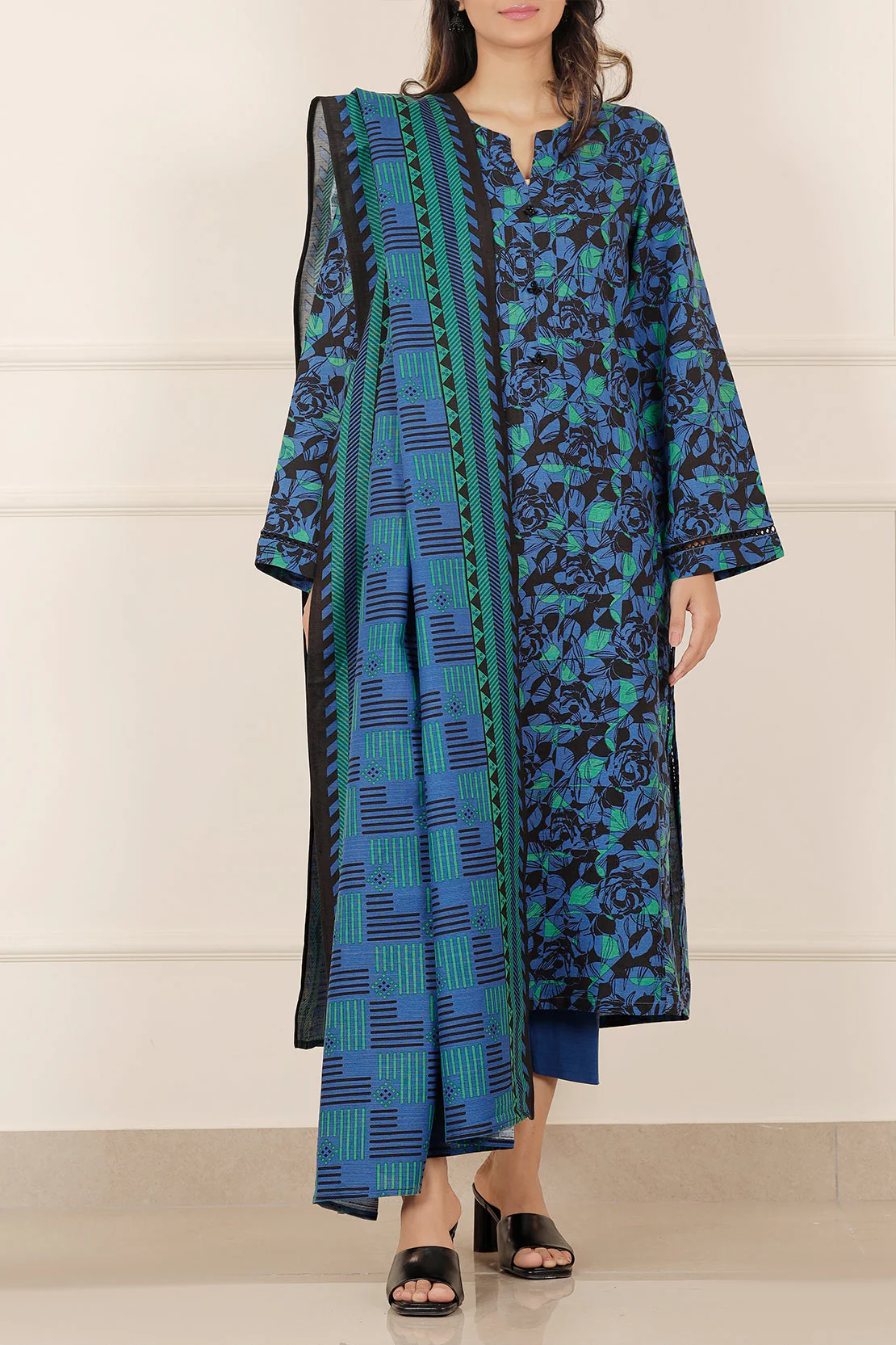 Printed Khaddar Stitched 3 Piece - Image 2