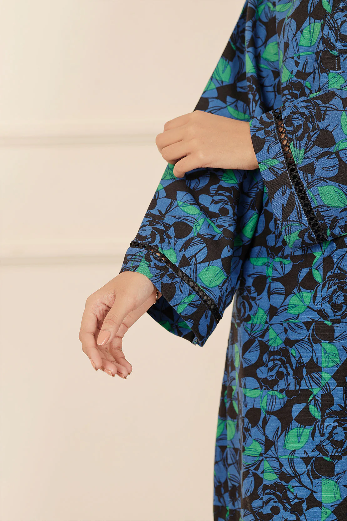 Printed Khaddar Stitched 3 Piece - Image 6