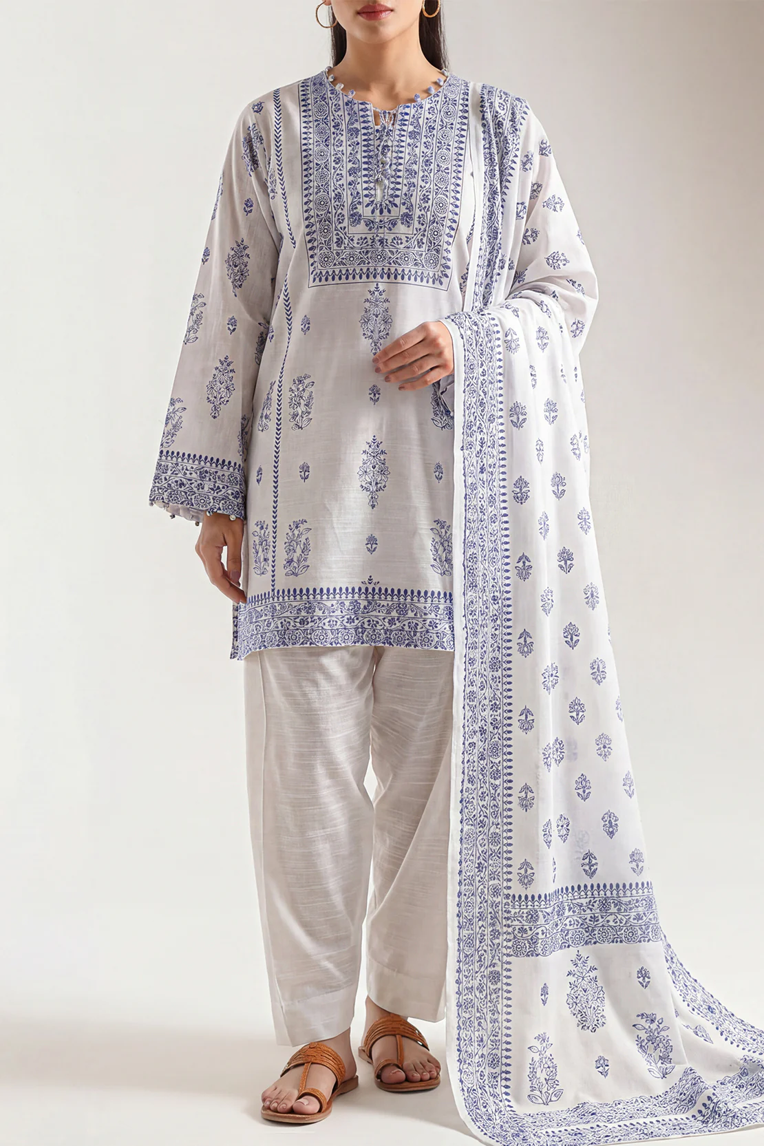 Printed Khaddar Stitched 3 Piece - Image 2