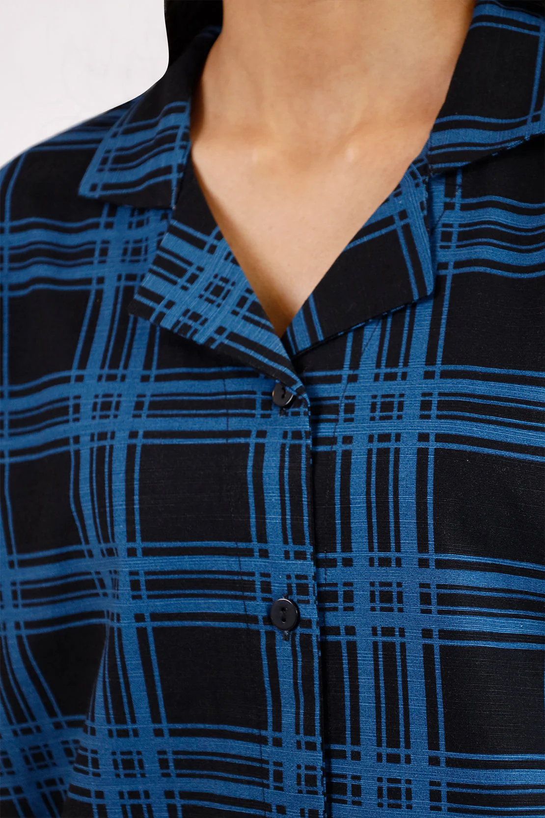 Printed Khaddar Stitched Shirt - Image 4