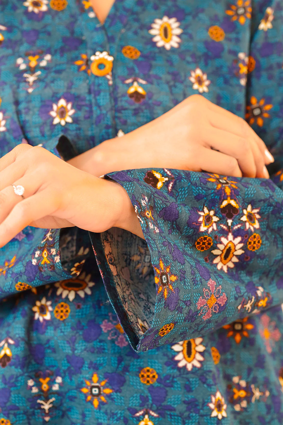 Printed Khaddar Stitched Shirt - Image 8