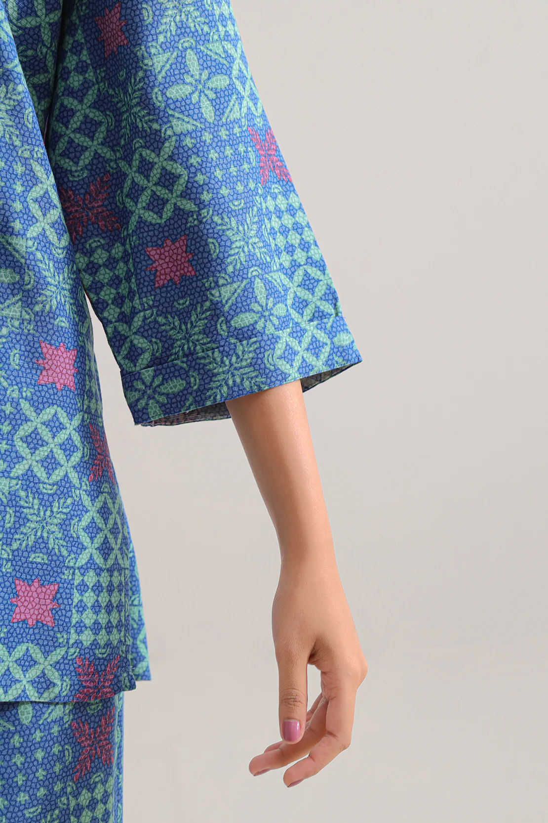 Printed Khaddar Stitched Shirt - Image 5