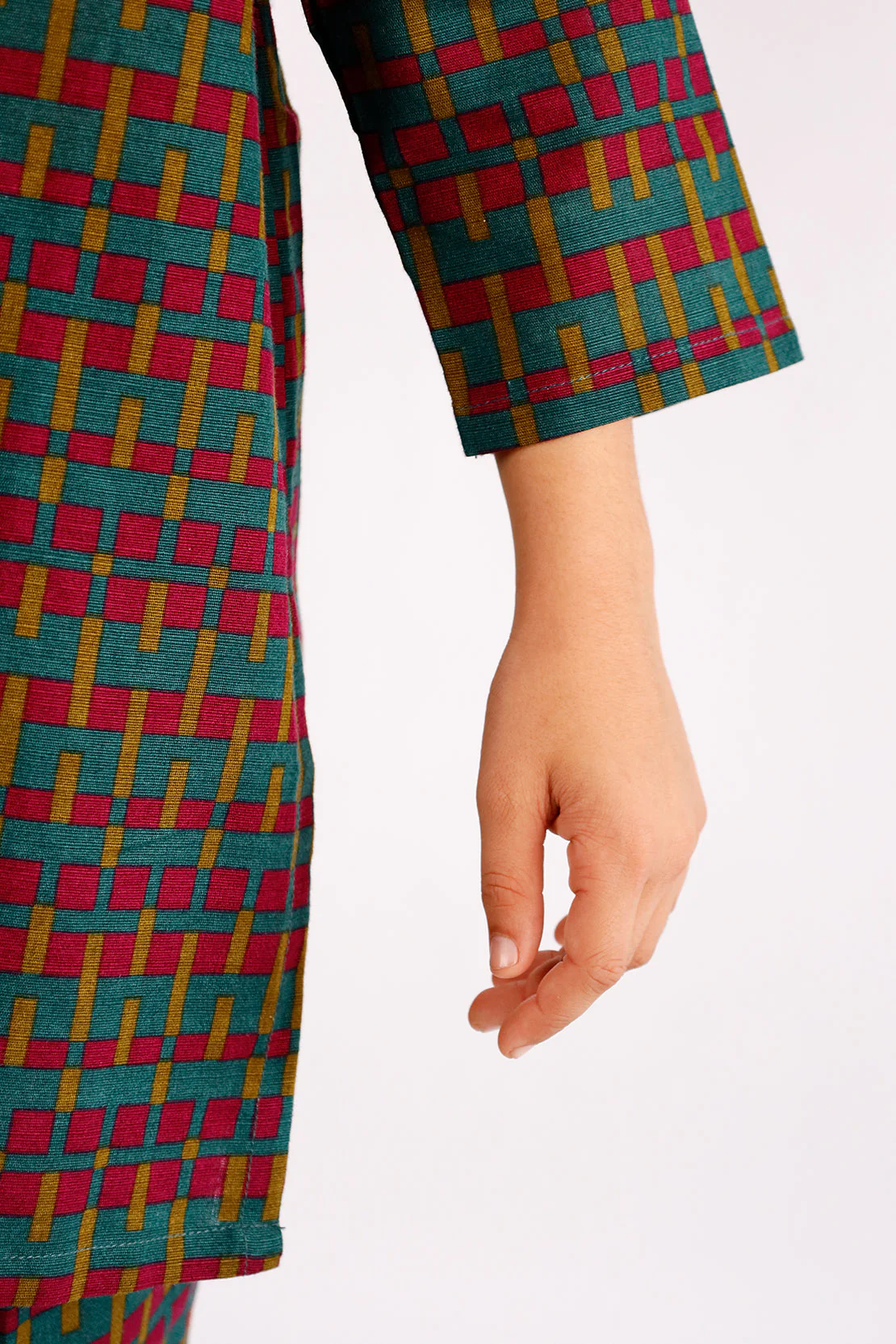 Printed Khaddar Stitched Shirt/trouser For Kids - Image 4
