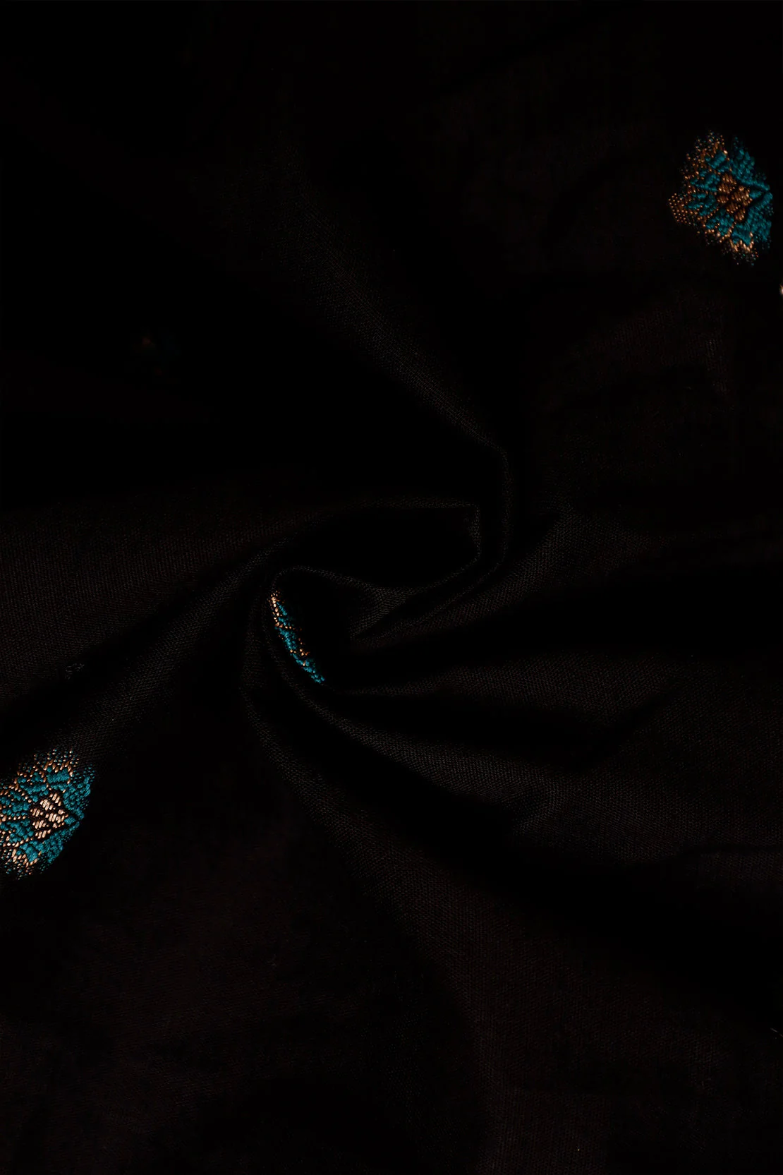 Printed Khaddar Stitched Shirt/trouser For Kids - Image 6