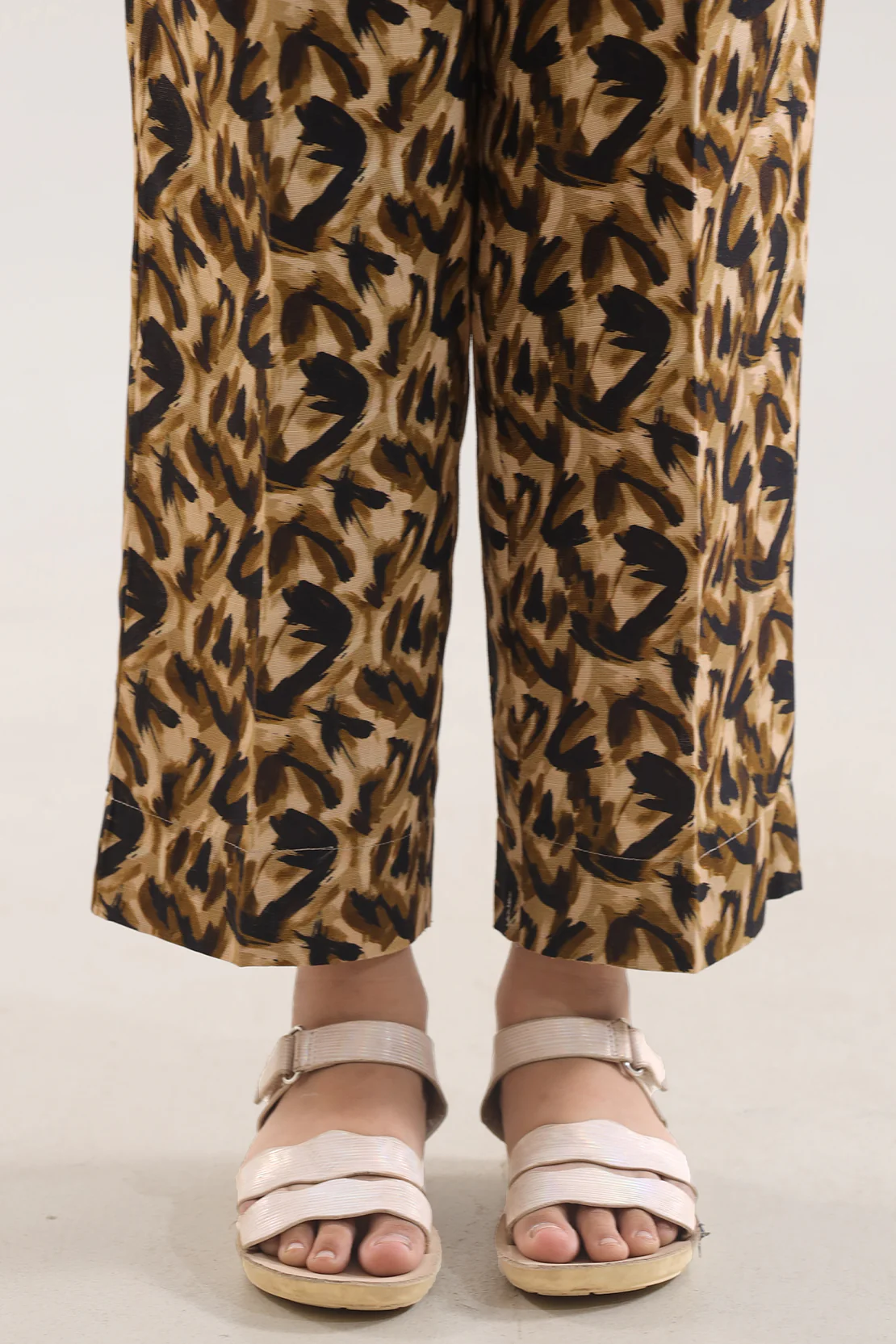 Printed Khaddar Stitched Shirt/Trouser For Kids - Image 5