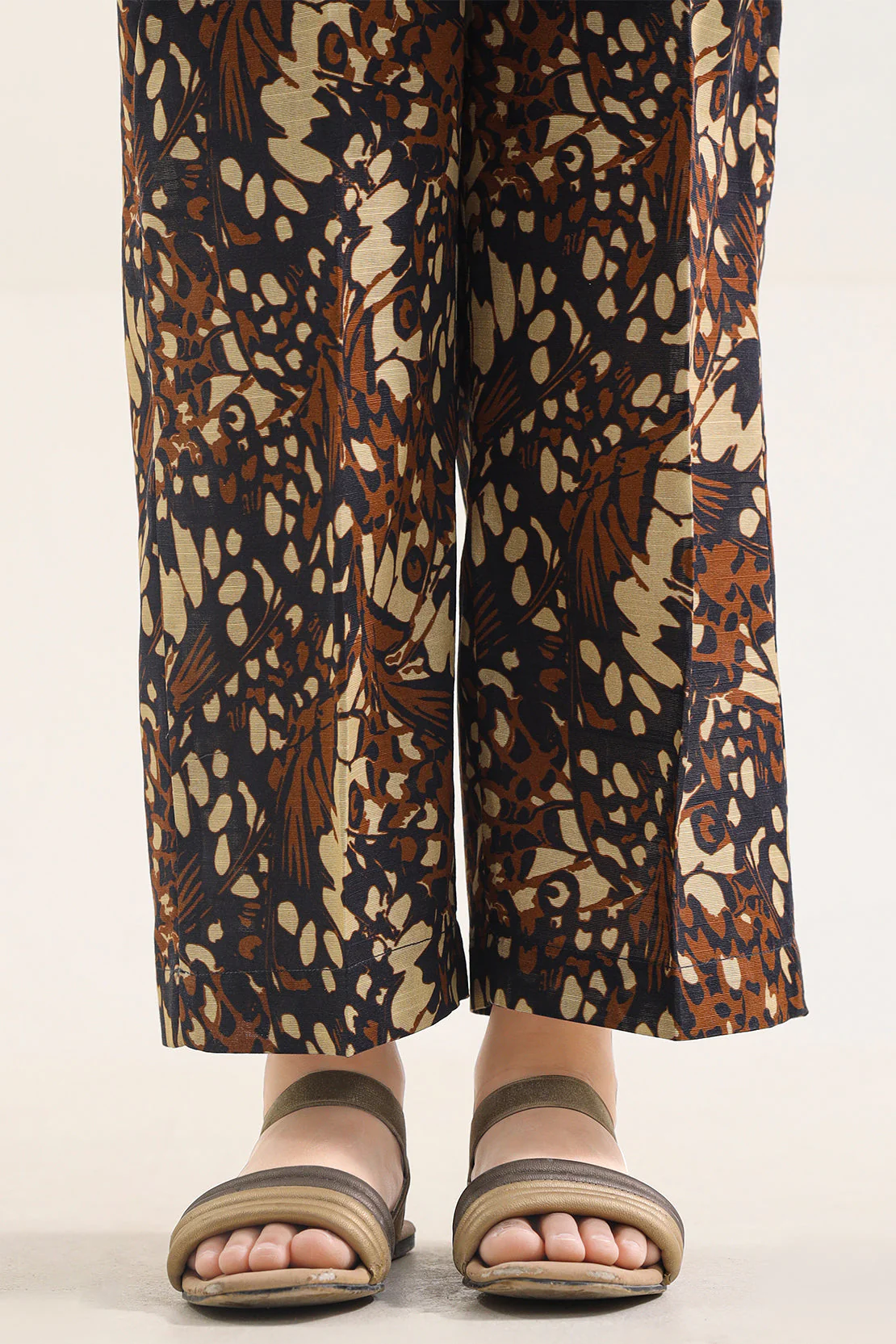 Printed Khaddar Stitched Shirt/Trouser For Kids - Image 5