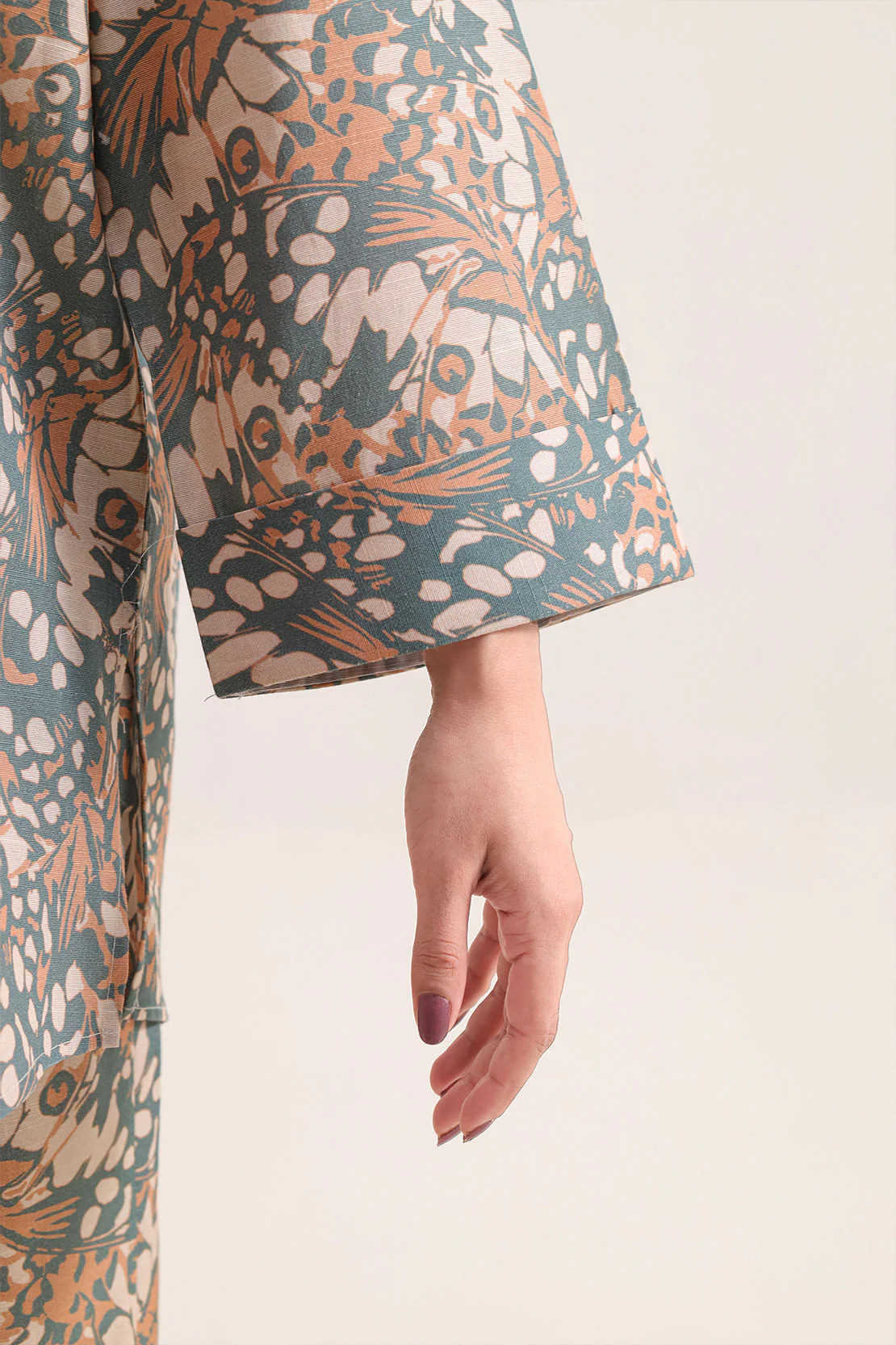 Printed Khaddar Stitched Shirt - Image 5