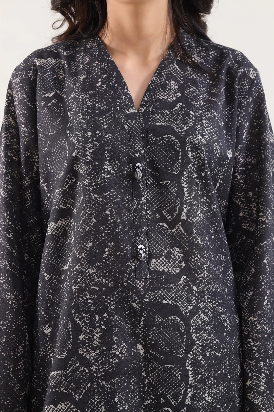 Printed Khaddar Stitched Shirt - Image 3