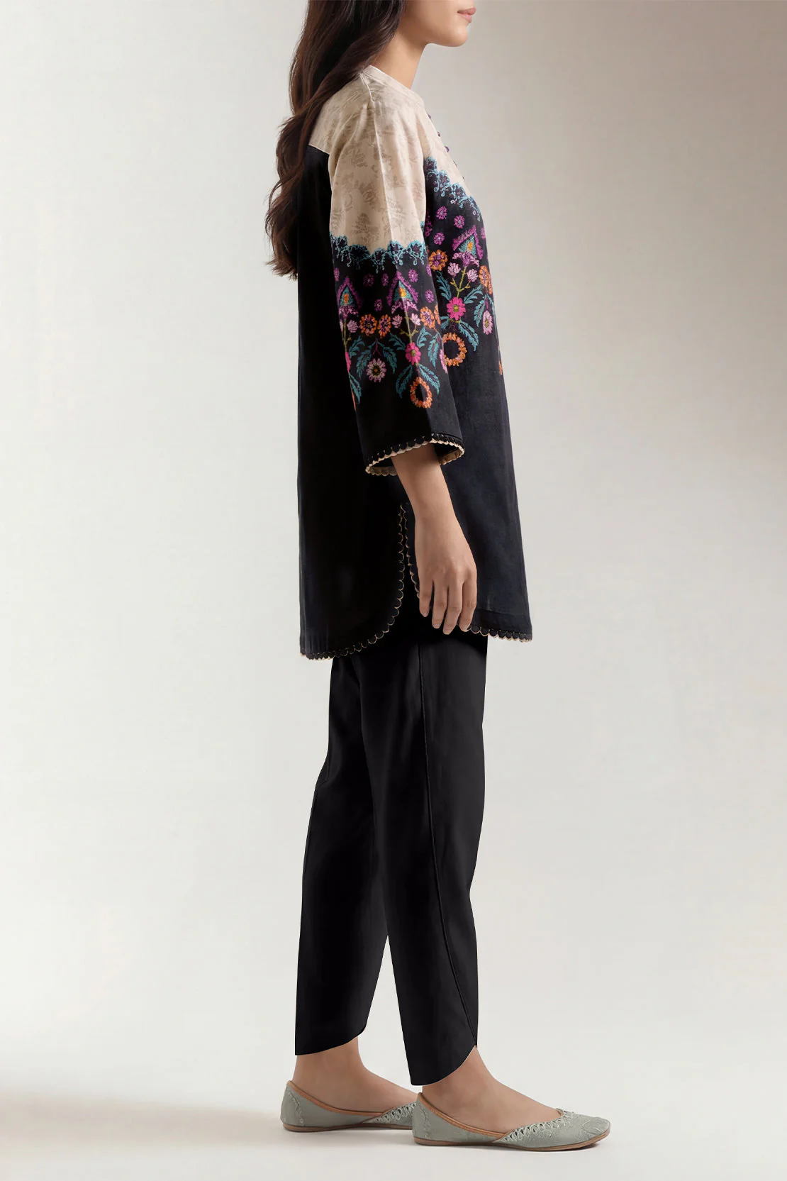 Printed Khaddar Stitched Shirt - Image 3