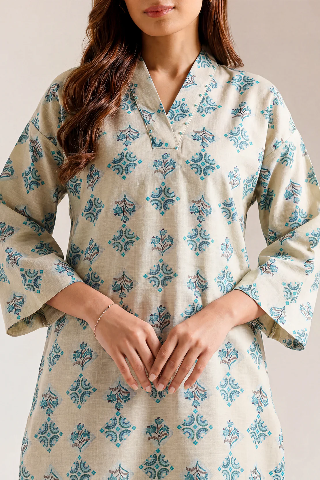 Printed Khaddar Viscose Stitched Shirt - Image 2