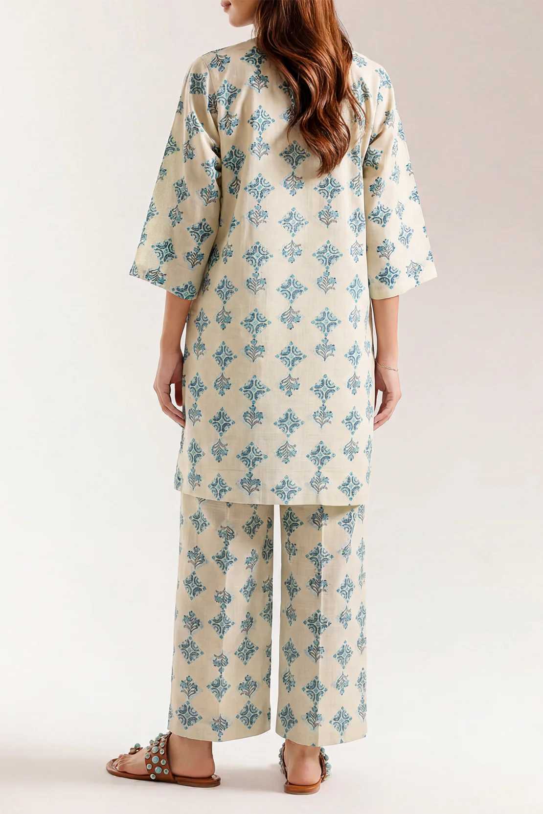 Printed Khaddar Viscose Stitched Shirt - Image 3