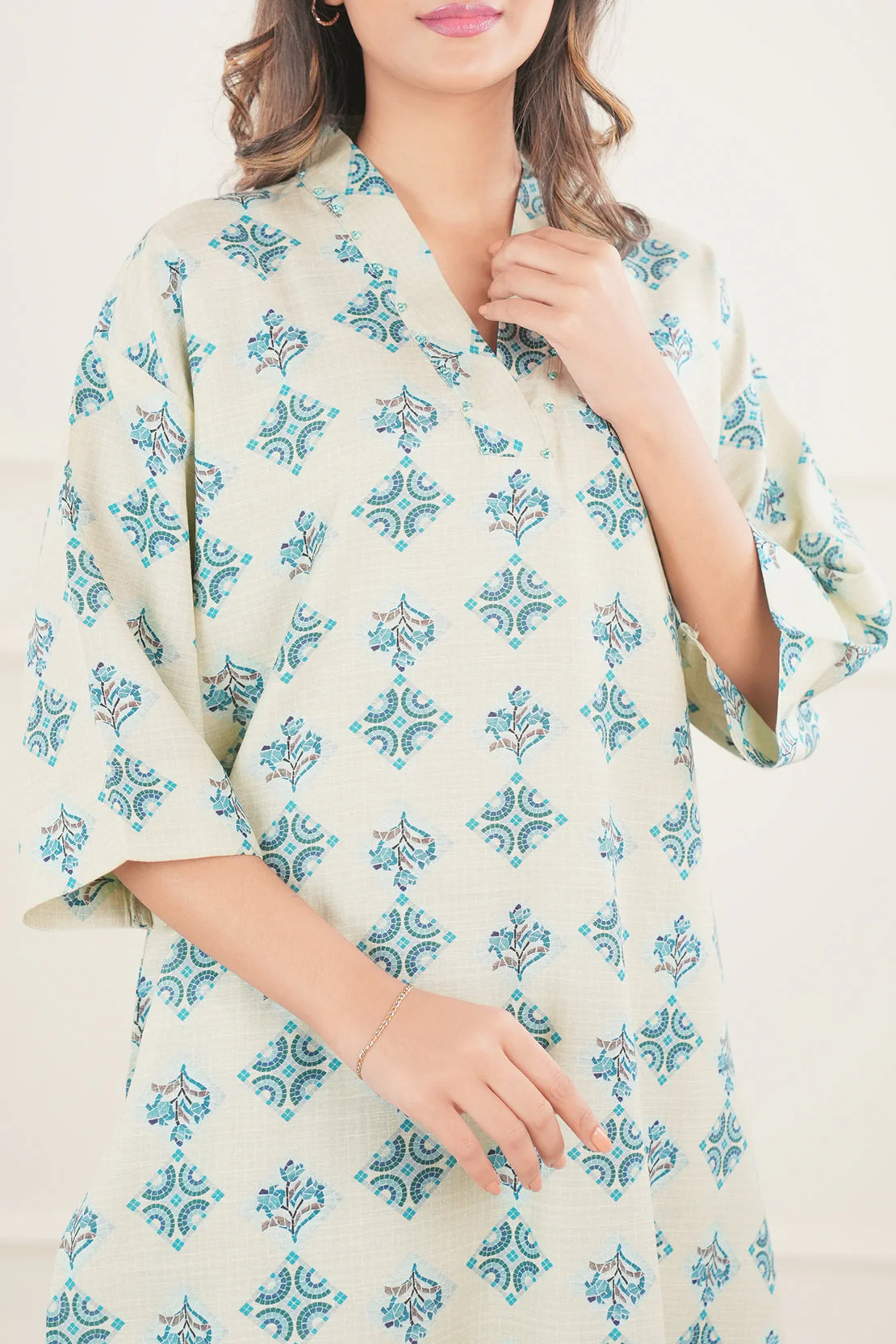 Printed Khaddar Viscose Stitched Shirt - Image 4