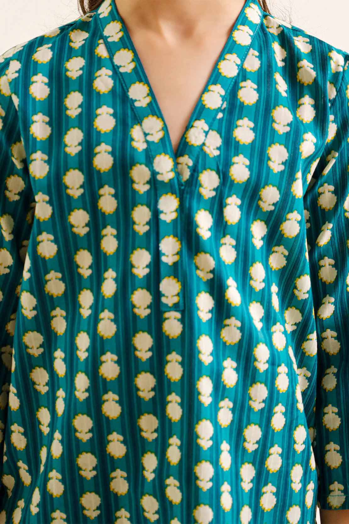Printed Lawn 2 Piece (Shirt/Trouser) For Kids - Image 4