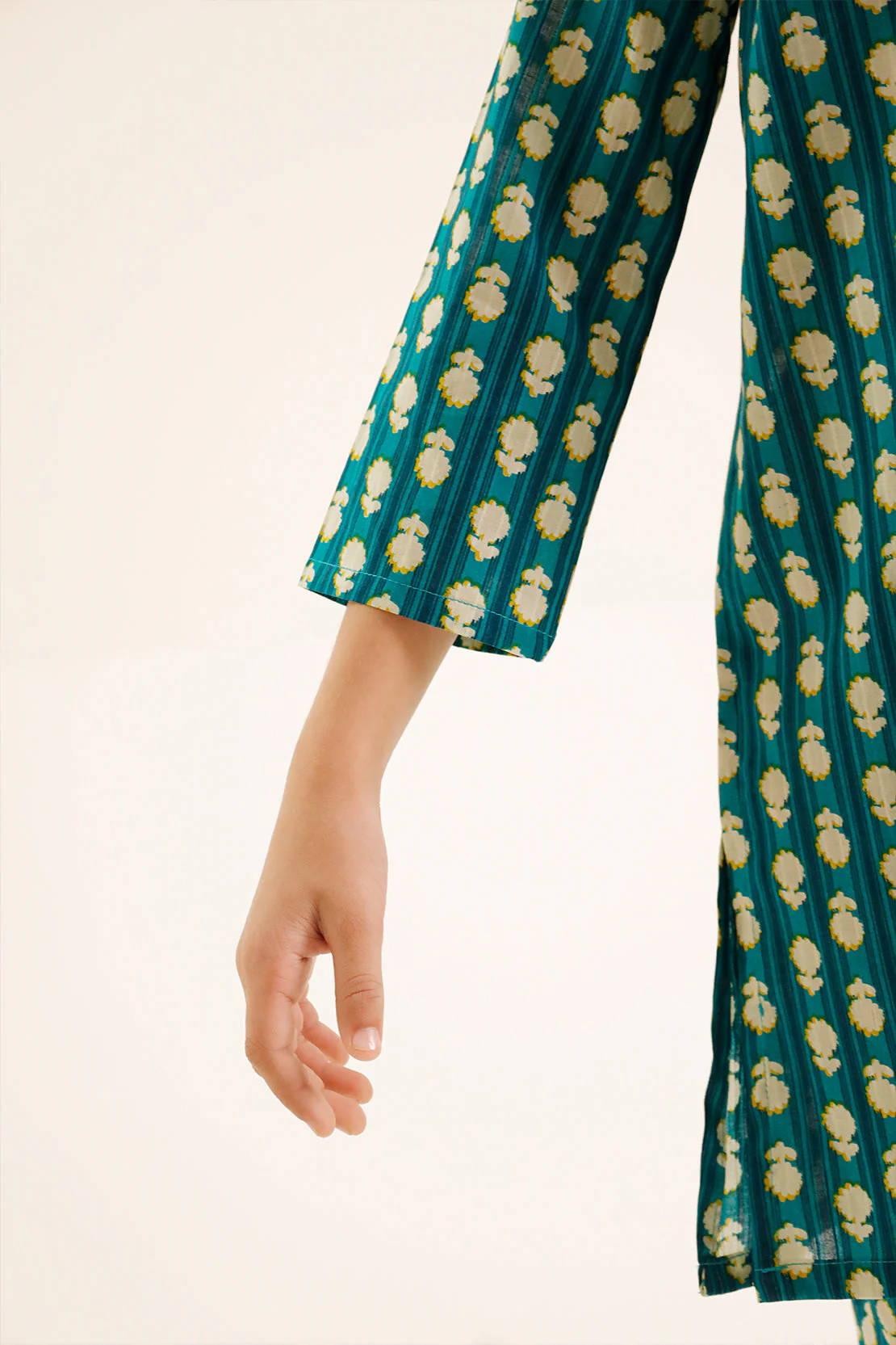 Printed Lawn 2 Piece (Shirt/Trouser) For Kids - Image 5