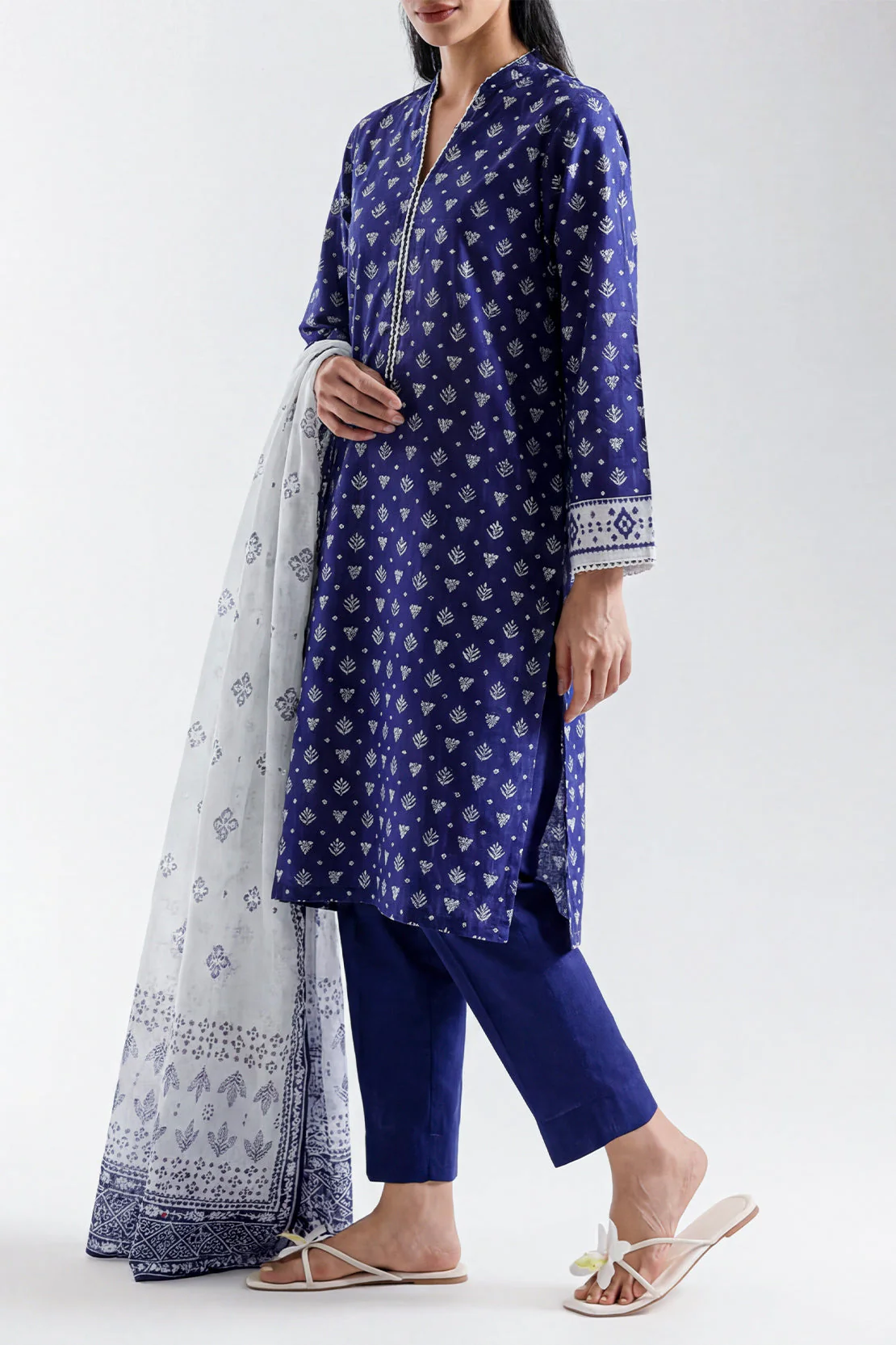 Printed lawn Stitched 2 Piece (Shirt/Dupatta) - Image 2