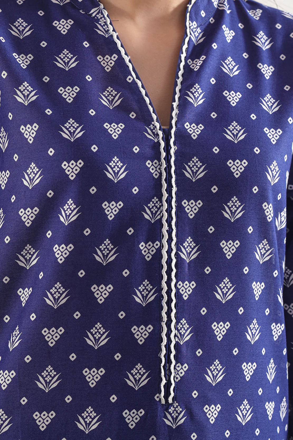 Printed lawn Stitched 2 Piece (Shirt/Dupatta) - Image 4