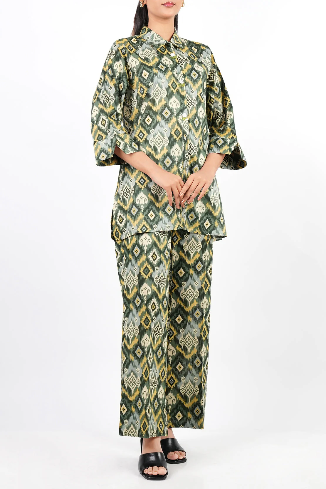 Printed Lawn Stitched 2 Piece (Shirt/Trouser) - Image 2
