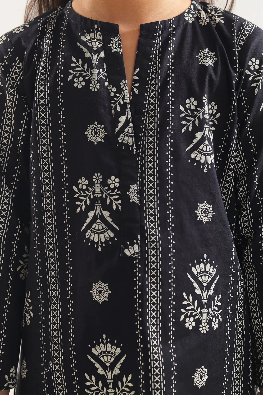 Printed Lawn Stitched 2 Piece (Shirt/Trouser) For Kids - Image 4