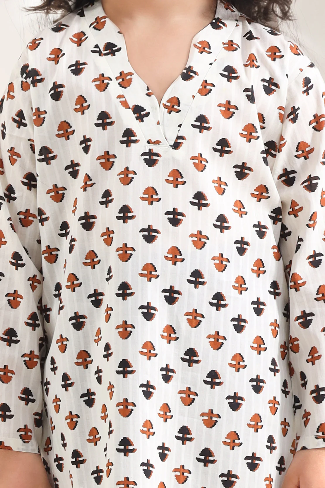 Printed Lawn Stitched 2 Piece (Shirt/Trouser) For Kids - Image 2