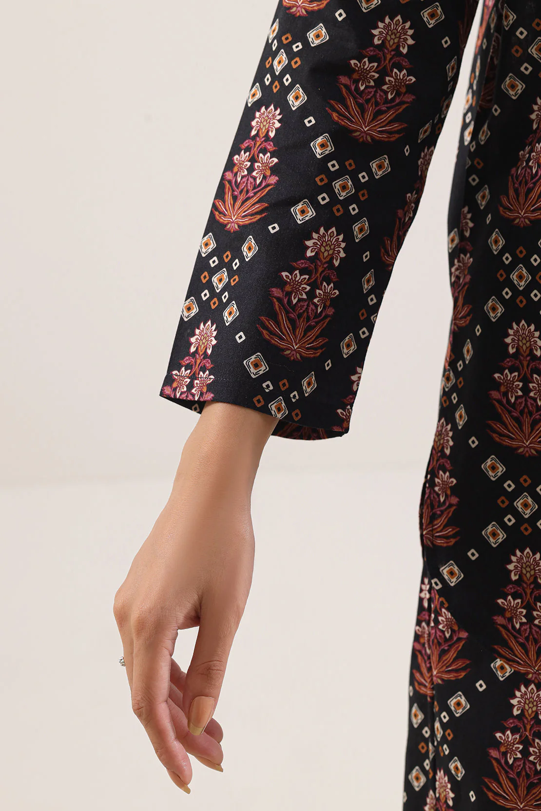 Printed Lawn Stitched 2 Piece (Shirt/Trouser) - Image 5