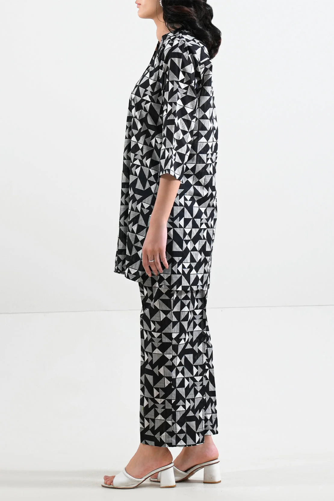 Printed Lawn Stitched 2 Piece (Shirt/Trouser) - Image 2
