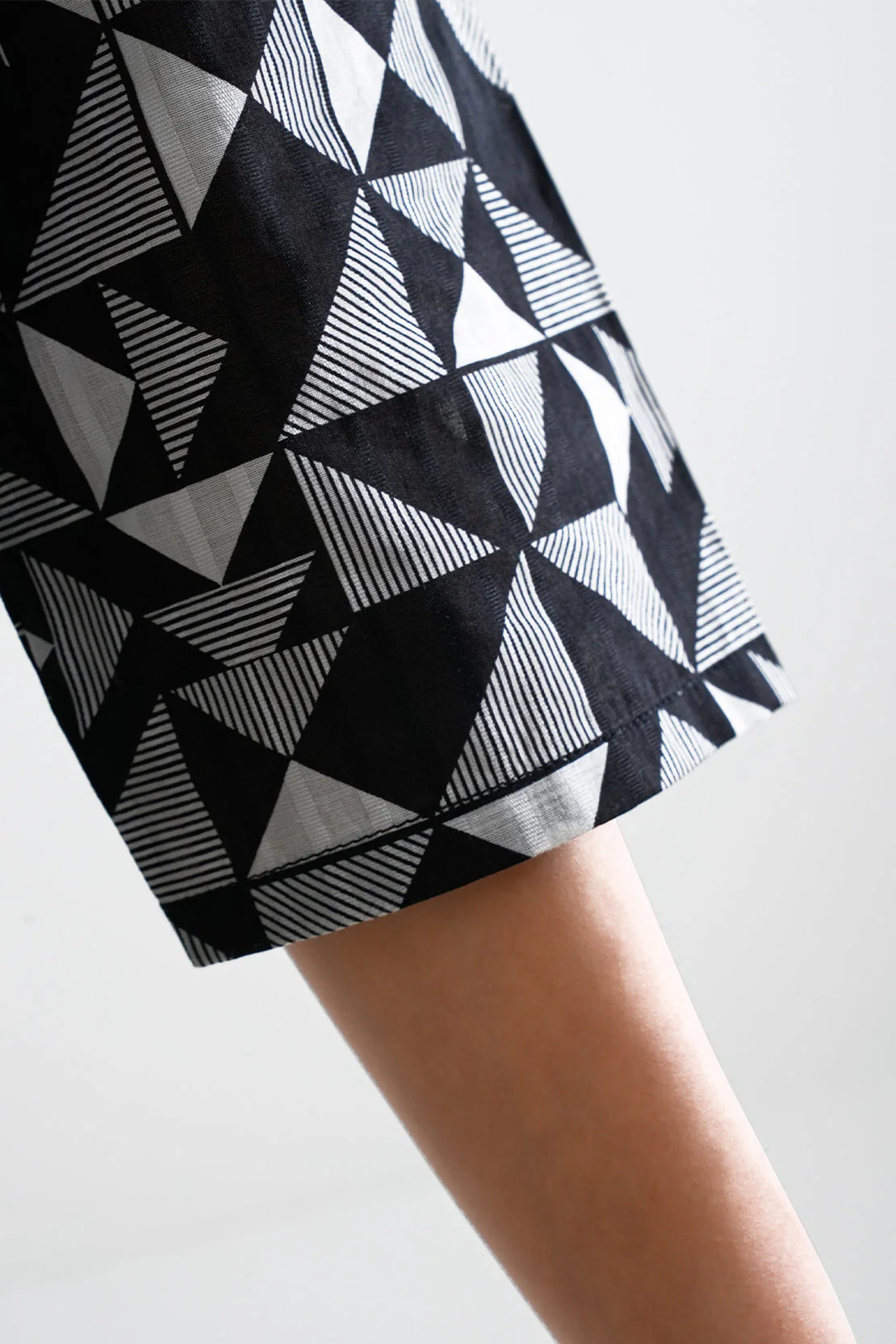 Printed Lawn Stitched 2 Piece (Shirt/Trouser) - Image 5