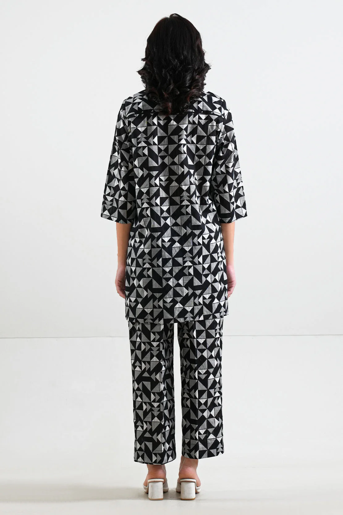 Printed Lawn Stitched 2 Piece (Shirt/Trouser) - Image 6