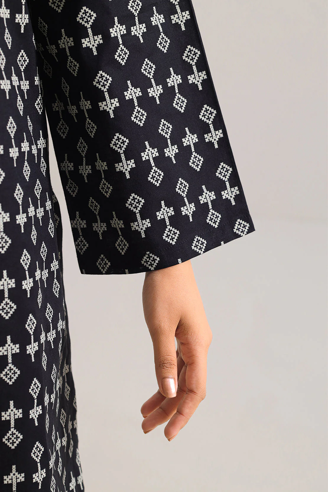 Printed Lawn Stitched 2 Piece (Shirt/Trouser) - Image 5