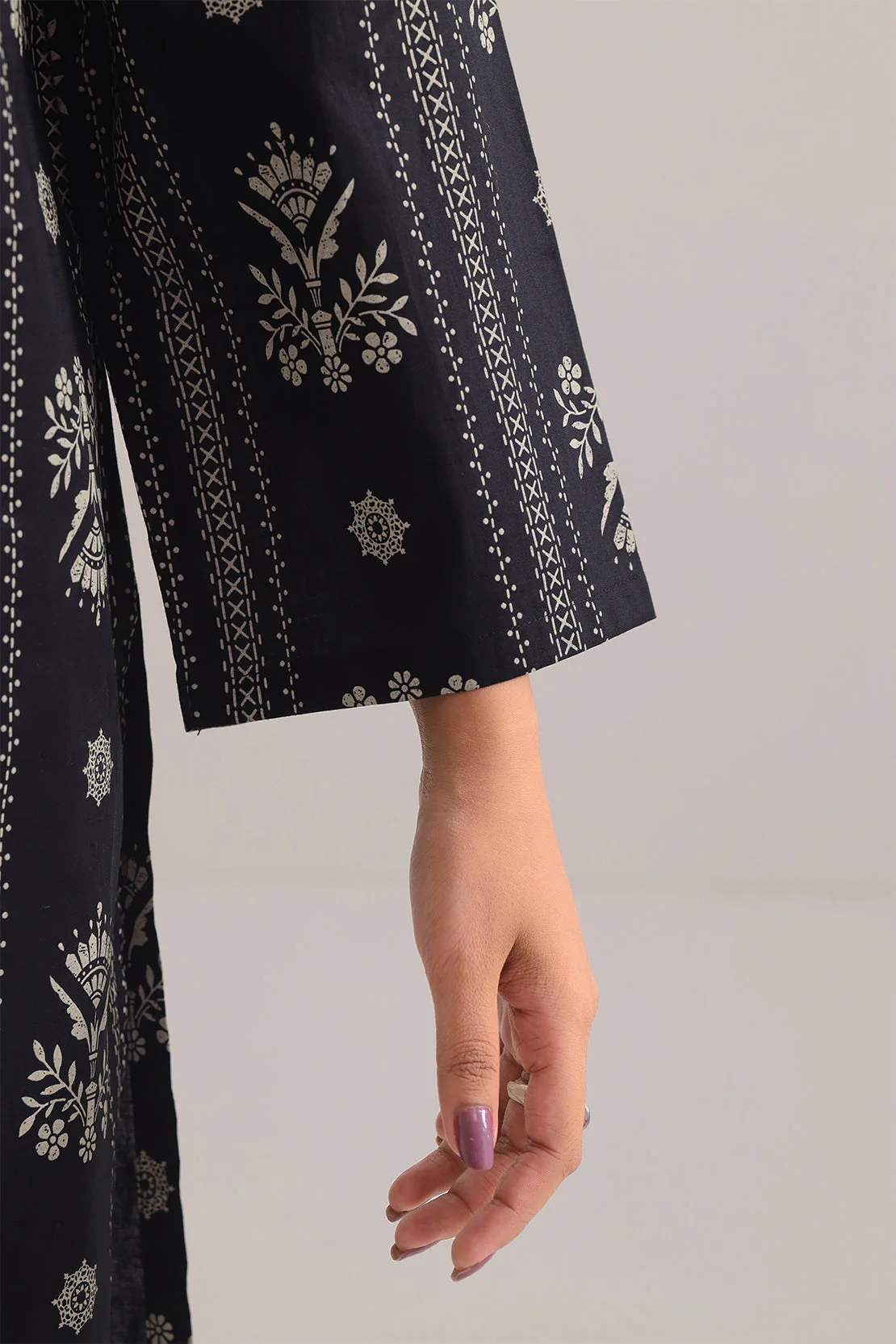 Printed Lawn Stitched 2 Piece (Shirt/Trouser) - Image 6