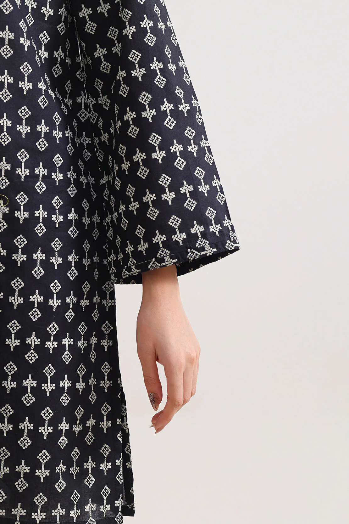 Printed Lawn Stitched 2 Piece (Shirt/Trouser) - Image 4