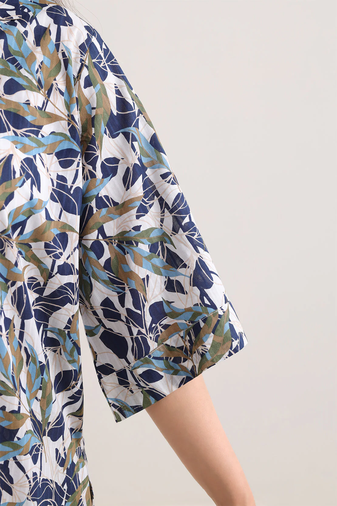 Printed Lawn Stitched 2 Piece (Shirt/Trouser) - Image 4