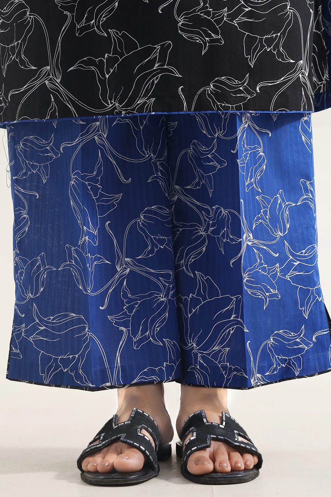 Printed Lawn Stitched 2 Piece (Shirt/Trouser) - Image 4