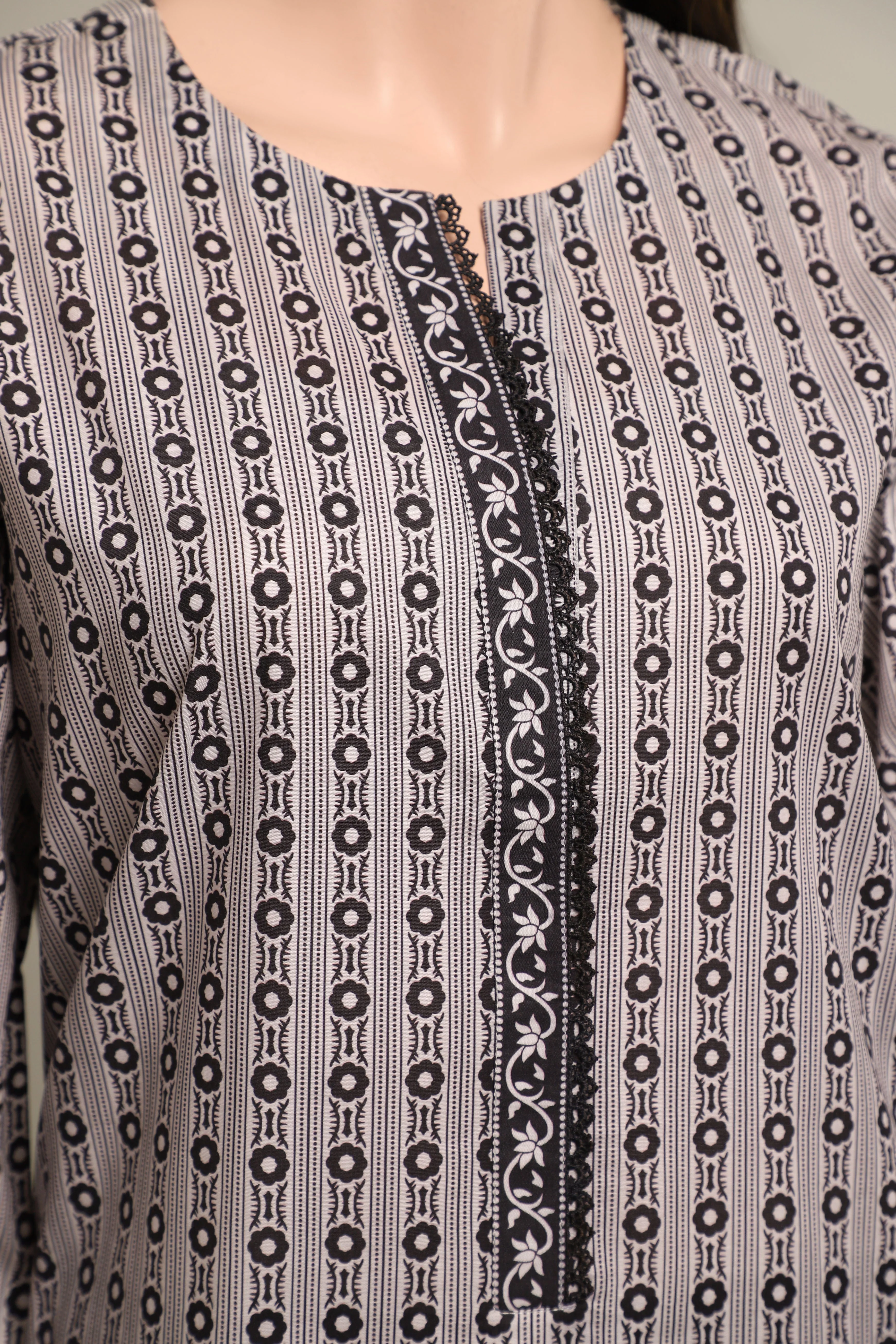 Printed Lawn Stitched 3 Piece - Image 3