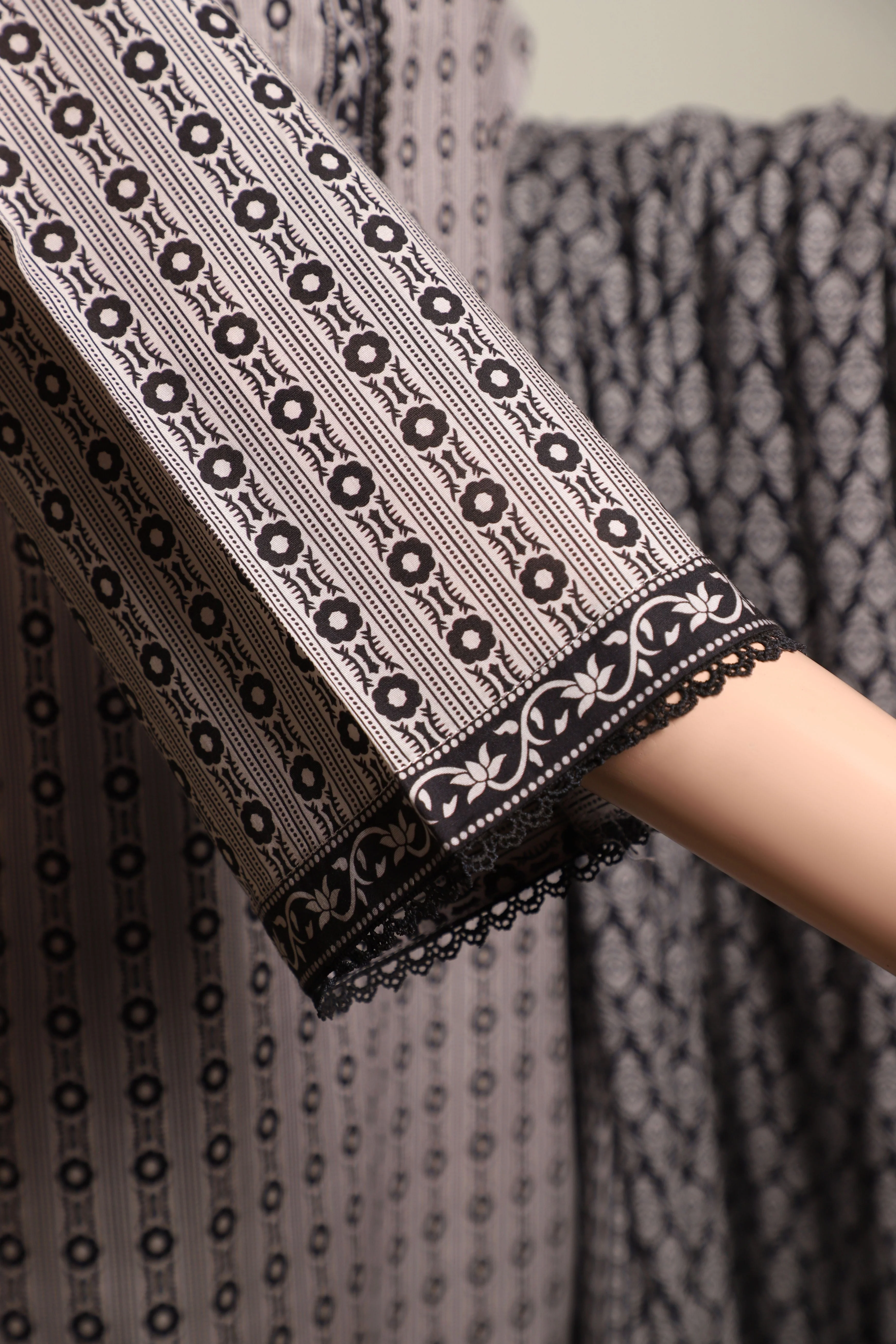 Printed Lawn Stitched 3 Piece - Image 4
